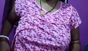 Municipal aunty shows her full crowd