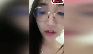 Sultry asian old bag sucks tiny thai dick