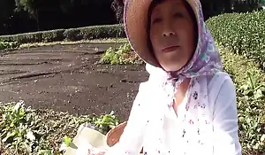 Mature Woman Who Runs a Tea Ranch in Shizuoka, Decides to Appear Av a Few Years Ago