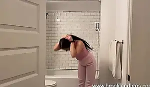 Sexy Teenage Asian Yumi Takes a Shower